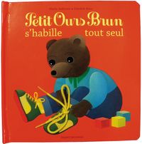 Couverture « Petit Ours Brun s’habille tout seul – livre à matières »
