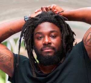Photo de « Jason Reynolds » Photo de « Jason Reynolds »